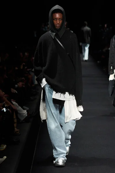 Look 17